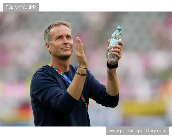 尤尔曼谈勒沃库森换帅成效：战术调整与信心重建